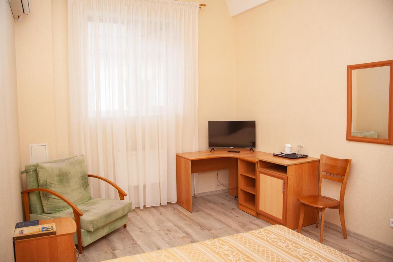 Hotel Piligrim 3 Mykolaiv Exterior photo