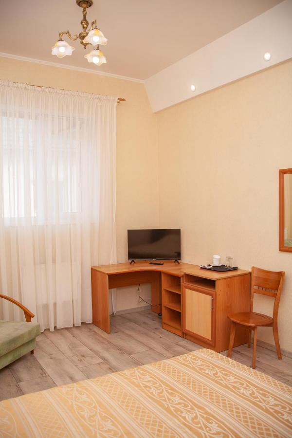 Hotel Piligrim 3 Mykolaiv Exterior photo